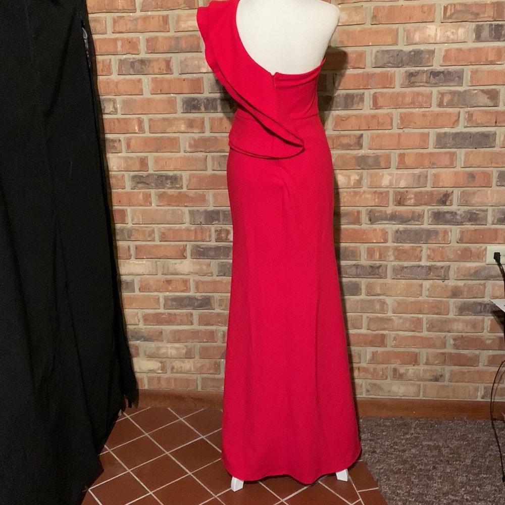 Lulu’s long red dress with lining zippered back size S - Picture 3 of 8